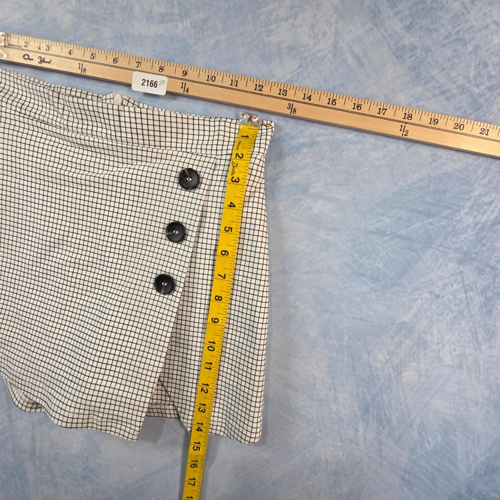 Altar'd State Womens Black White Grid Plaid Wrap Front Button Skort Size Small - Picture 4 of 6